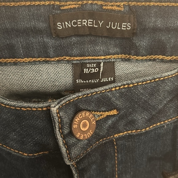 Juniors brand new jeans size 11, low rise. - Picture 3 of 9